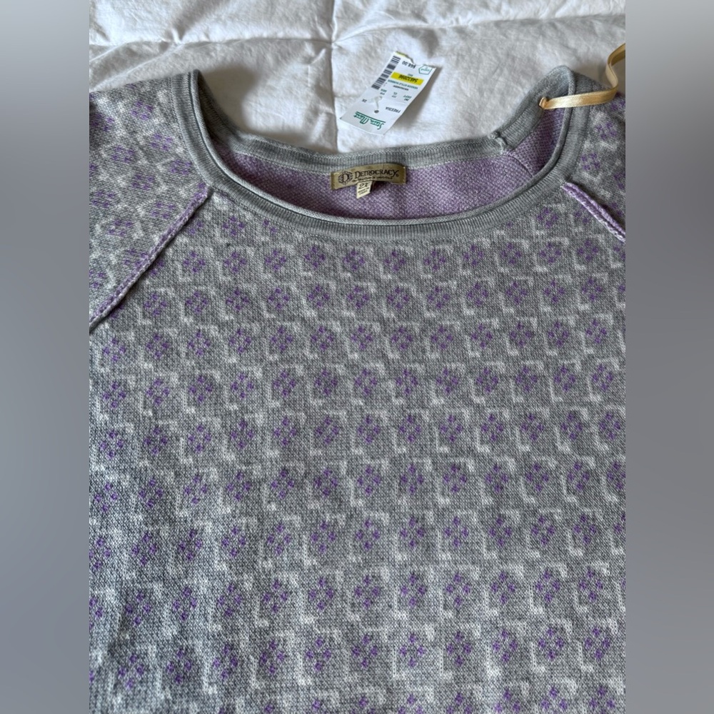 Patterned Long Sleeve Top - Picture 11 of 11